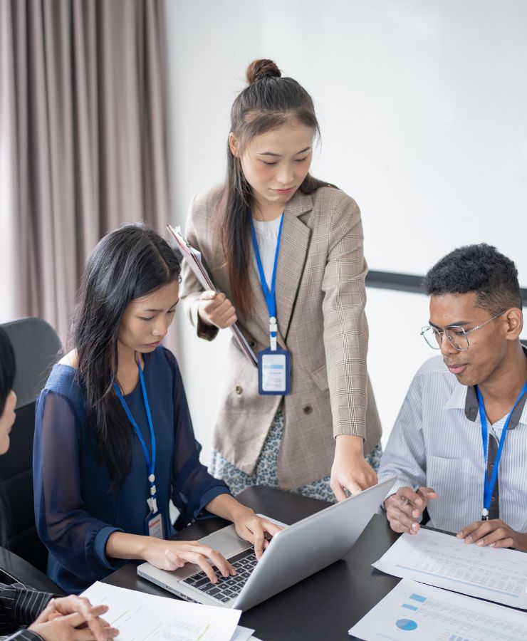 Réunion de jeunes analystes en finance d'entreprise
